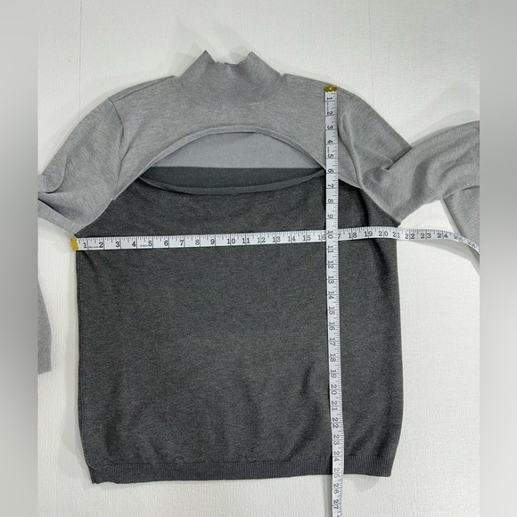 NWT Eloquoii peek a boo knit two tone sweater size 18/20 - Picture 5 of 8
